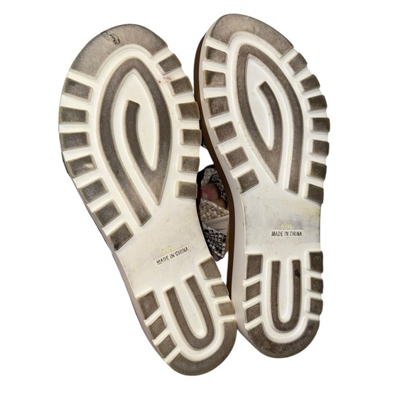 Vaneli® Chelsa Leather Cutout Slide Sandals – Size 8.5 - Picture 6 of 8